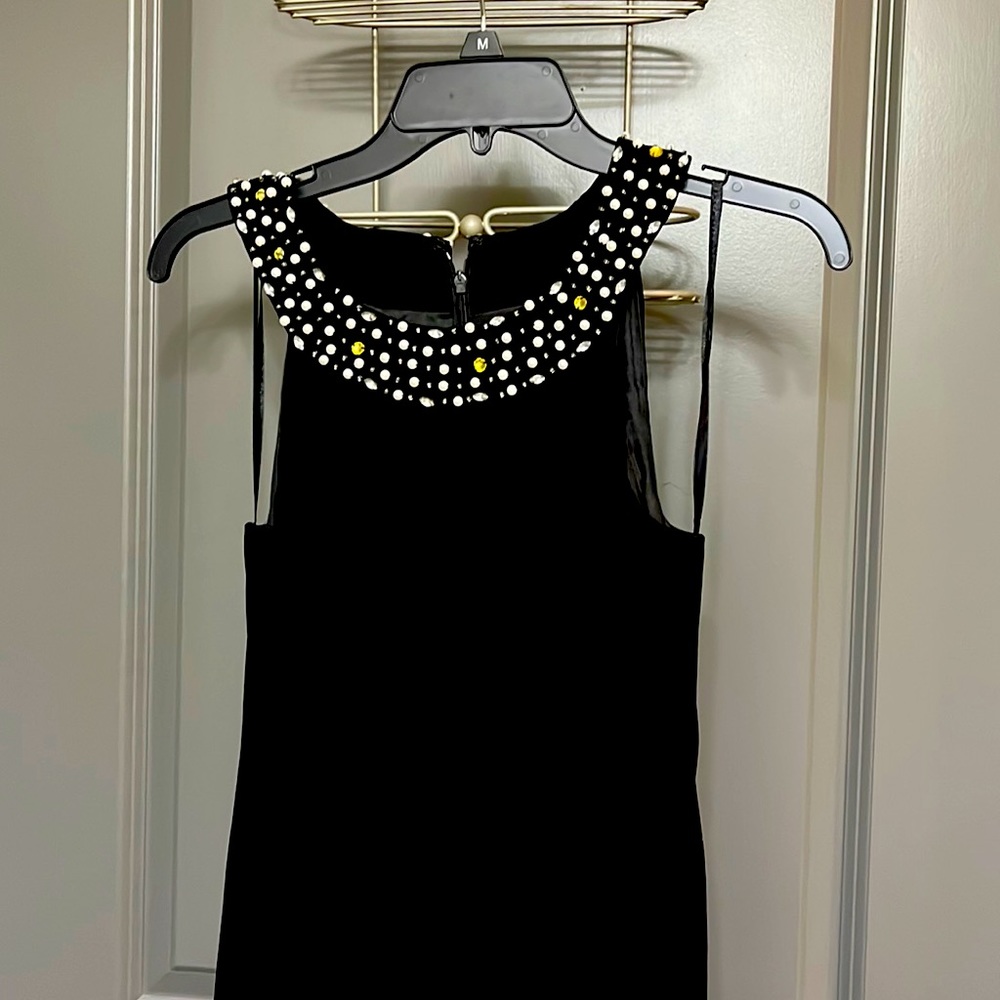 Black Jessica Howard petite dress. Stylish petite party dress